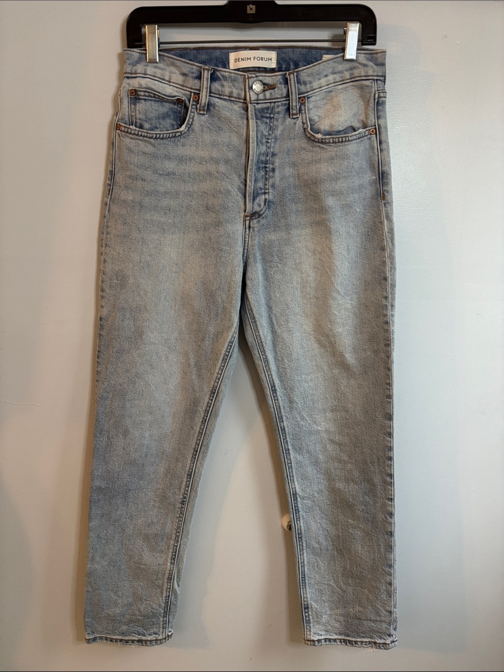 Denim Forum women’s Light Wash Slim Straight Jeans button fly